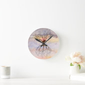 Baum gegen Himmel Runde Wanduhr (Zuhause)