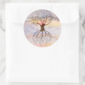 Baum gegen Himmel Runder Aufkleber (Tasche)