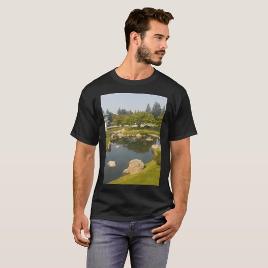 Baum im japanischen Garten T-Shirt (Vorne ganz)