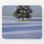 Baum im Schnee umfaßte Landschaft Mousepad (Vorne)