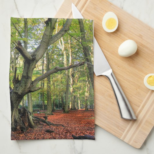 Baum im Wald Geschirrtuch (Viertel Falte)
