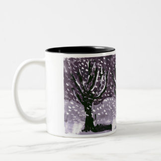 Baum in der Schnee-Tasse Zweifarbige Tasse