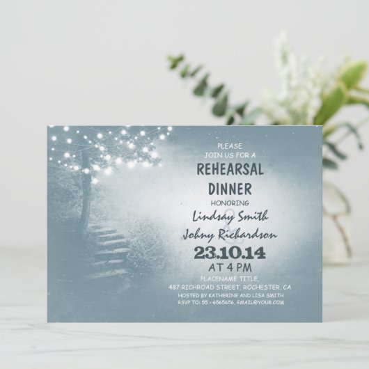 Baum mit Lichtern rustikale Probe Abendessen Einladung (Stehend Vorderseite)