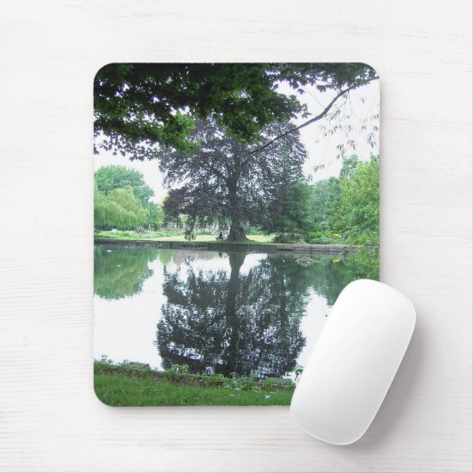Baum reflektiert im Wasser Mousepad (Mit Mouse)