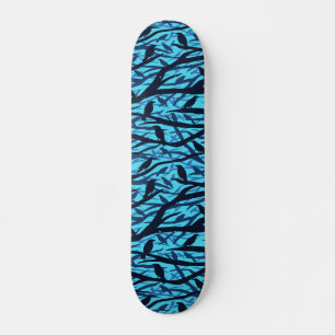 Baum-Silhouette mit Vögeln Skateboard
