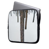 Baum-Stämme im Schnee Laptopschutzhülle (Vorderseite Links)