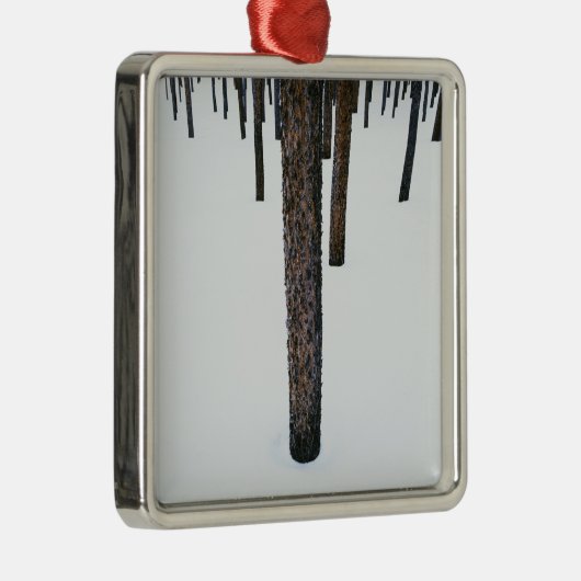 Baum-Stämme im Schnee Ornament Aus Metall (Rechts)