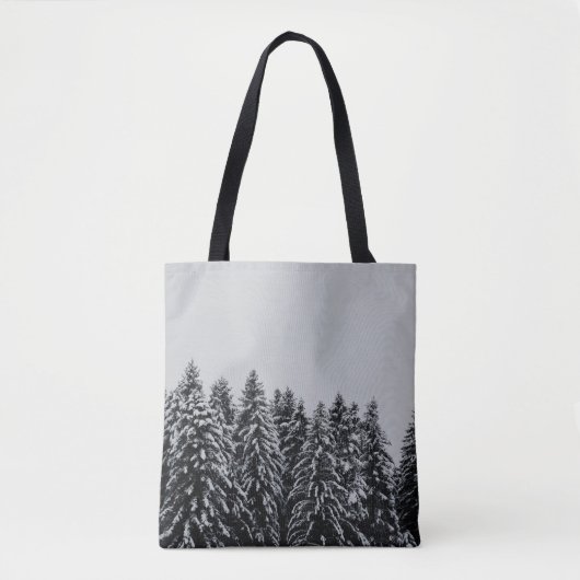 BAUM ÜBERDECKTER SCHNEE UNTER SCHÖNEM HIMMEL TASCHE (Vorderseite)