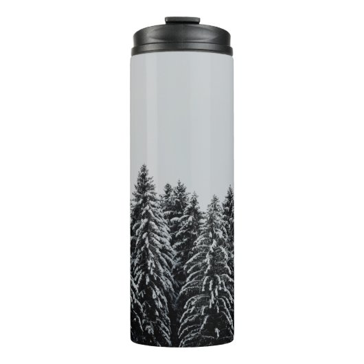 BAUM ÜBERDECKTER SCHNEE UNTER SCHÖNEM HIMMEL THERMOSBECHER (Vorderseite)