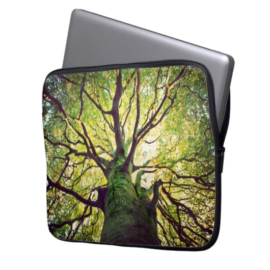 Baum-Umarmen Laptopschutzhülle (Vorderseite Links)