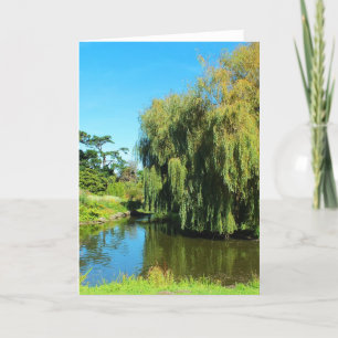Baum und See der weinenden Weide Feiertagskarte
