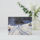 Baum und zwei Rodeln Postkarte (Stehend Vorderseite)