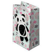 Bäume, Blume und Panda-Bären Kleine Geschenktüte (Vorderseite Schrägansicht)