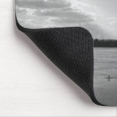Bäume durch See B&W Mousepad (Ecke)