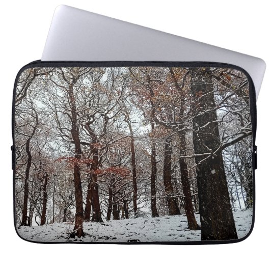 Bäume, im Schnee Laptopschutzhülle (Vorderseite)