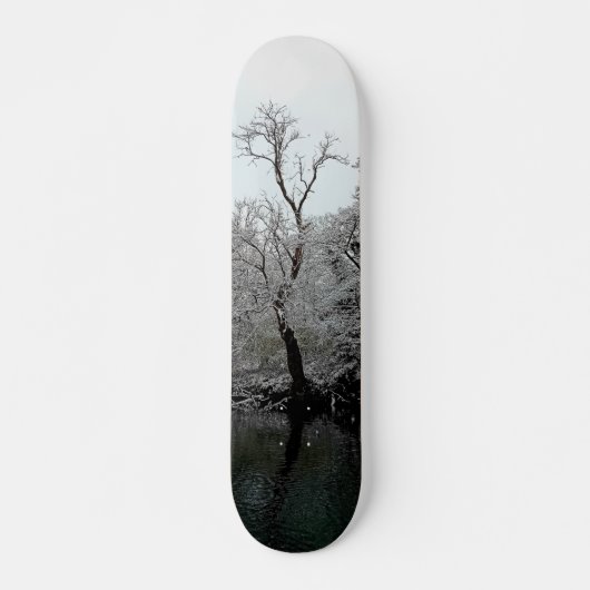 Bäume im Wasser Skateboard (Vorne)