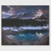 BÄUME IN DER NÄHE DES BERGS GESCHENKPAPIER (Flach)