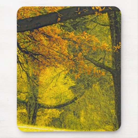 Bäume in Herbstfarben Mousepad (Vorne)