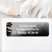 Bäume in Nebelbäumen-Rücksendeadressen-Aufklebern (Insitu)