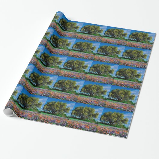 Bäume Live Oak unter TexasBluebonnets Geschenkpapier (Ungerollt)