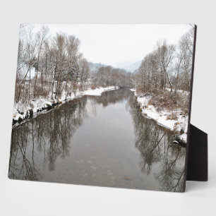 Bäume spiegeln sich im Fluss Fotoplatte