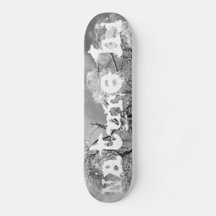 Bäume tragen Winter Skateboard