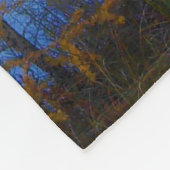 Bäume über einem See in der Falldecke Fleecedecke (Ecke)