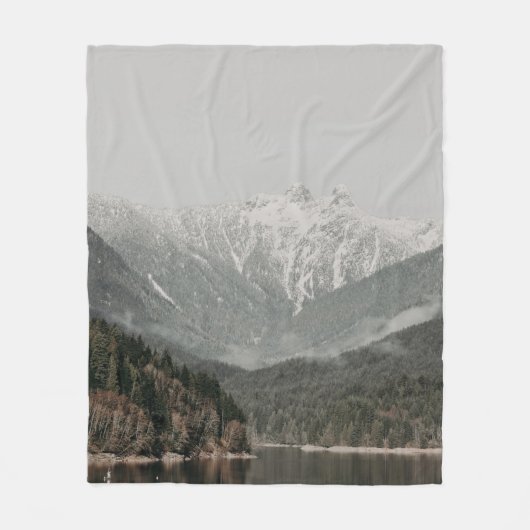 BÄUME UND BERGE FLEECEDECKE (Vorderseite)