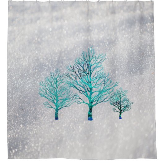 Bäume und Schneekristale Duschvorhang (Vorderseite)
