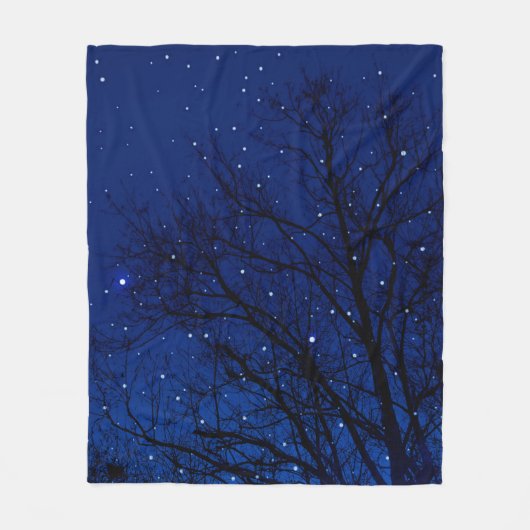 Bäume vor Sternenhimmel-Hintergrund. Bäume in der Fleecedecke (Vorderseite)