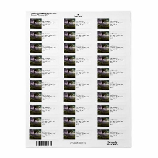 Bäume wehen während eines Donnerstürms im Wind (Vorne)