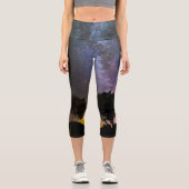 Baumlandschaft mit Milchstraße Capri Leggings (Vorderseite)