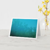 Baumreflektion im Hintergrund des Pools Karte (Gelbe Blume)