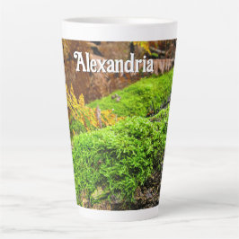 Baumrinde im Herbstmoos - große Personalisierte Milchtasse