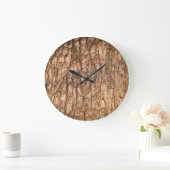 Baumrinde Textur, natürlicher Holzhintergrund. Große Wanduhr (Zuhause)