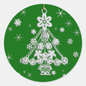 Baumschmuck und Schneeflocken über Grün Runder Aufkleber (Vorderseite)
