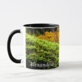 Baumstamm in Lush Moss - Personalisiert Tasse (Links)