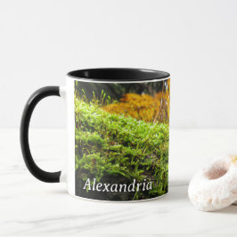 Baumstamm in Lush Moss - Personalisiert Tasse