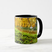 Baumstamm in Lush Moss - Personalisiert Tasse (VorderseiteRechts)