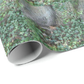 Baumstamm und Efeu im Wald Geschenkpapier (Rolleneckpunkt)