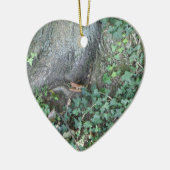 Baumstamm und Efeu im Wald Keramikornament (Links)