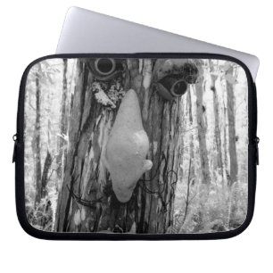 Baumtroll auf einem Big Cypress-Baum. Laptopschutzhülle