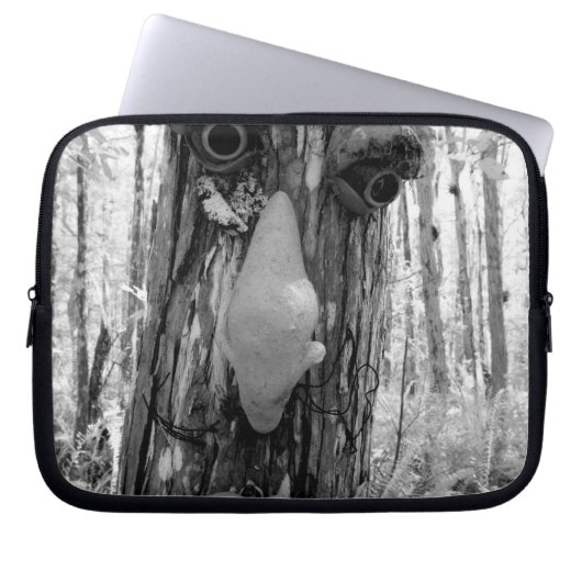 Baumtroll auf einem Big Cypress-Baum. Laptopschutzhülle (Vorderseite)