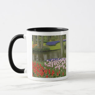 Baumuster von Tulpen und Blume von Traubentrester, Tasse