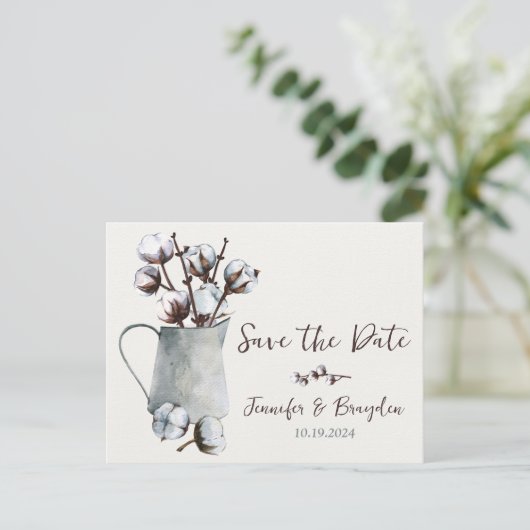 Baumwollstiele in Pitcher Wedding Save the Date Postkarte (Stehend Vorderseite)