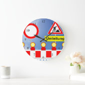Baustelle Durchfahrt verboten und Umleitung Große Wanduhr (Zuhause)