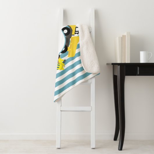 Baustuben Blauer Streifen Monogramm Sherpadecke (Beispiel)