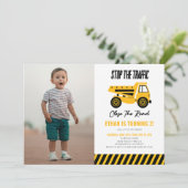 Baustumpf Truck Bulldozer Geburtstagsparty Einladung (Stehend Vorderseite)