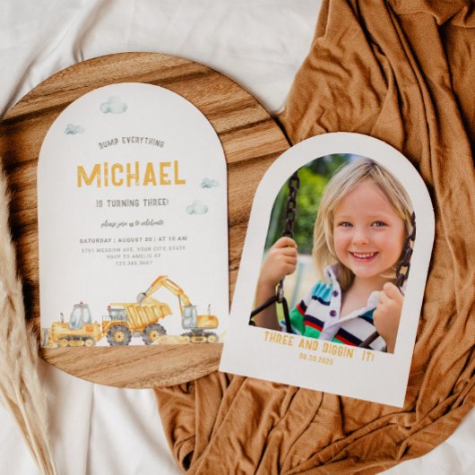 Bautransporter am Geburtstag Einladung angekündigt