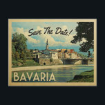 Bayern Save the Date Deutschland Bad Tolz Isar Ankündigungspostkarte<br><div class="desc">Vintage Bayern Save the Date Postkarten mit einer hübschen Naturlandschaft auf der Isar in Bad Tolz. Dieses coole Retro-Design aus der Mitte des Jahrhunderts ist der perfekte Weg,  um Gäste zu Ihrer bayerischen Hochzeit in Urlaubsort zu bringen.</div>